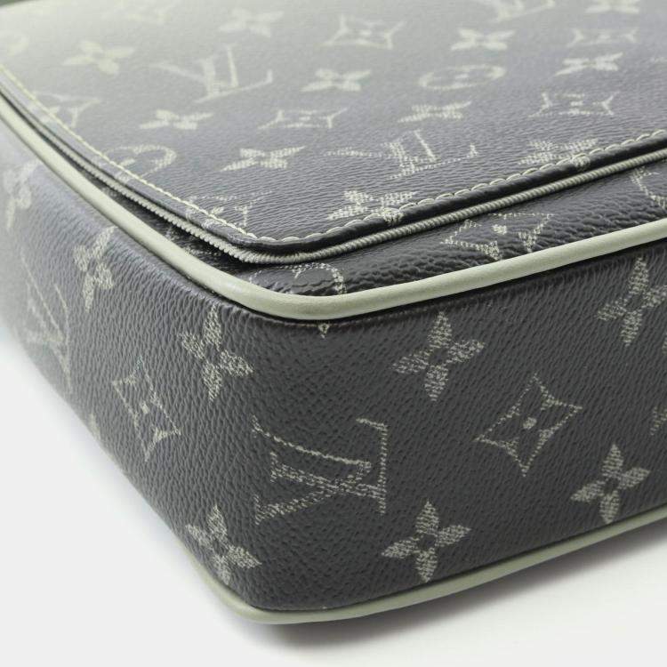 Pre Owned Louis Vuitton Coussin PM Green Lambskin Leather Shoulder Bag