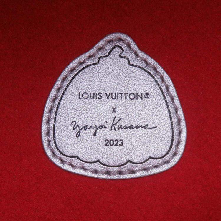 مملوكة مسبقًا لويس فويتون يايوي كوساما بومبكين سلفر مونوغرام يايوي كوساما