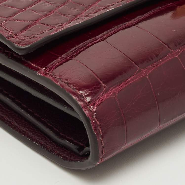 مملوكة مسبقًا Louis Vuitton Burgundy Crocodile Capucines Compact Wallet