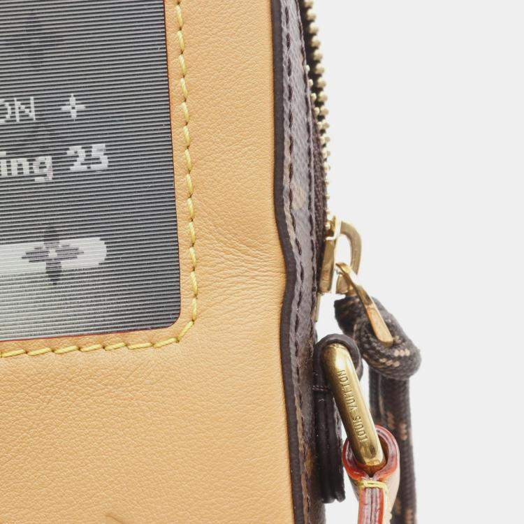 مملوكة مسبقًا Louis Vuitton Music Player Monogram Canvas and Leather Wearable Wallet