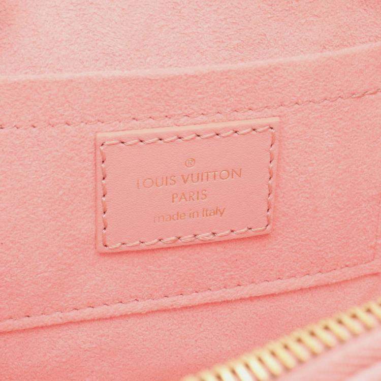 مملوكة مسبقًا Louis Vuitton New Wave Love Lock Rose Pomettes Calfskin Embellished Heart Bag 