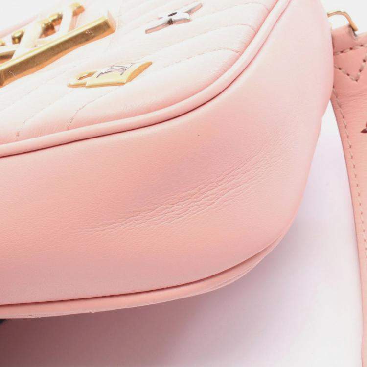 مملوكة مسبقًا Louis Vuitton New Wave Love Lock Rose Pomettes Calfskin Embellished Heart Bag 