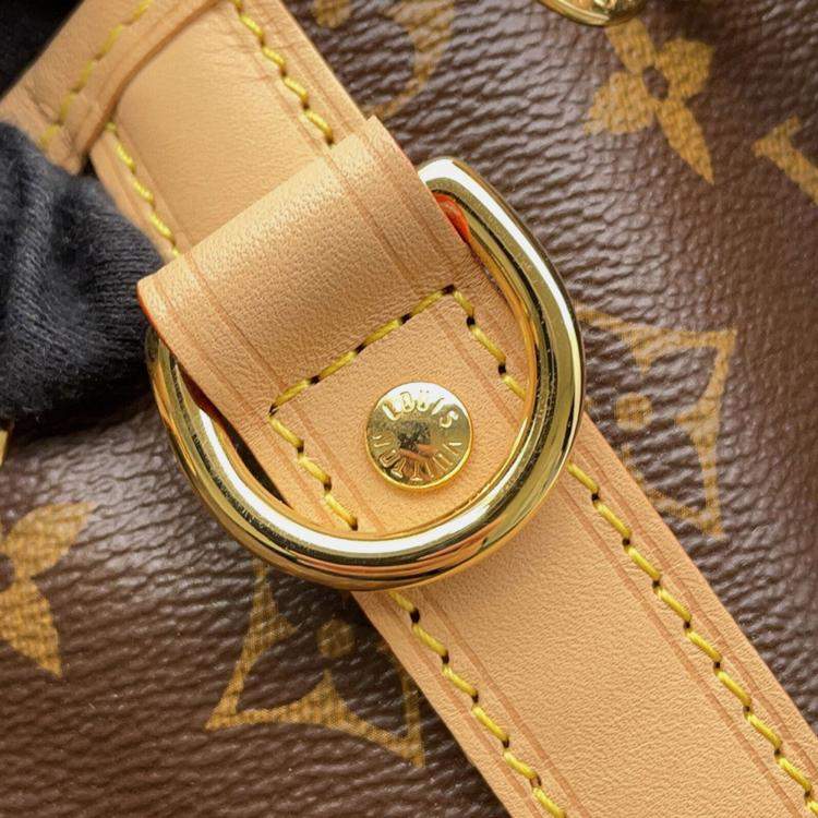 مملوكة مسبقًا Louis Vuitton Petit Noe Brown Monogram Canvas Shoulder Bag