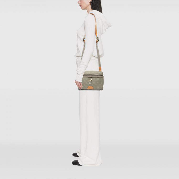 Pre Owned Louis Vuitton Monogram Titanium PM Gray Canvas Messenger Bag