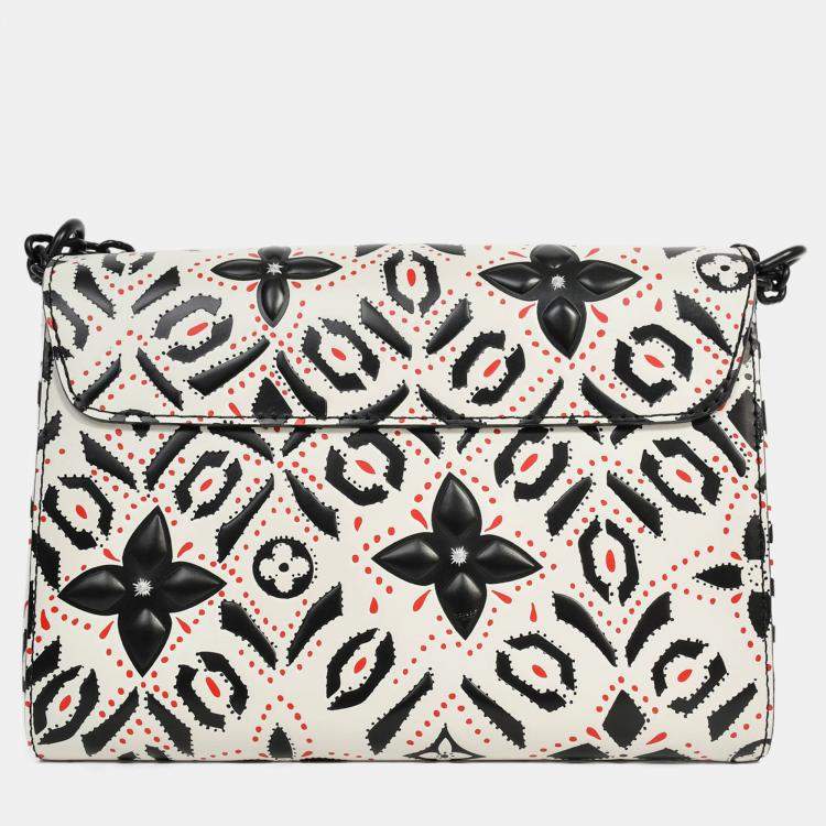 Pre Owned Louis Vuitton 2015 White/Black Graphic Printed Leather Twist MM Chain Bag