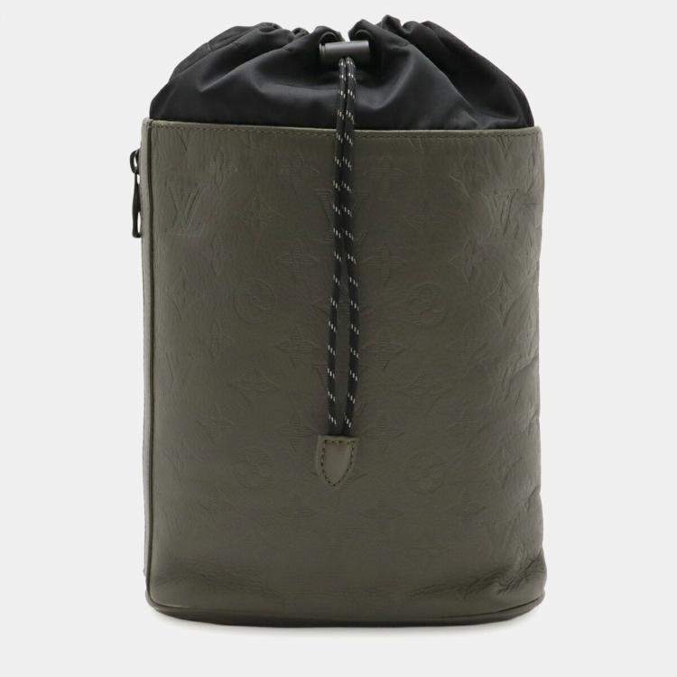 مملوكة مسبقًا Louis Vuitton Monogram Shadow Chalk Sling Shoulder Bag Khaki