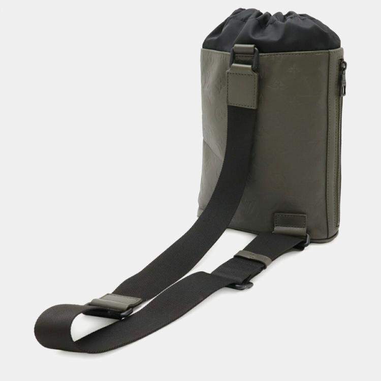 مملوكة مسبقًا Louis Vuitton Monogram Shadow Chalk Sling Shoulder Bag Khaki