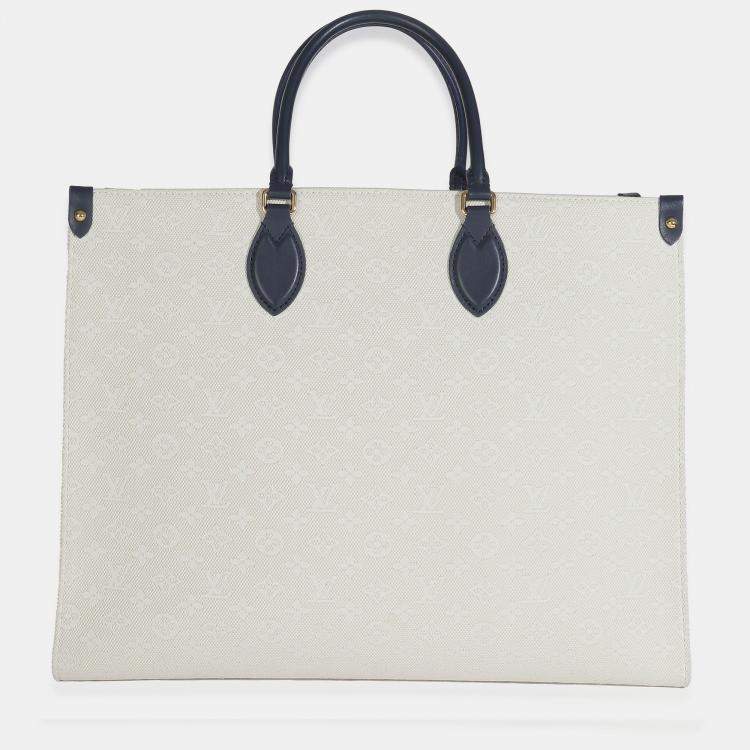 مملوكة مسبقًا Louis Vuitton Blue Beige Jacquard Embroidered Tufted Monogram Hamptons Onthego G