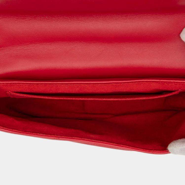 مملوكة مسبقًا Louis Vuitton Red New Wave Chain Bag MM