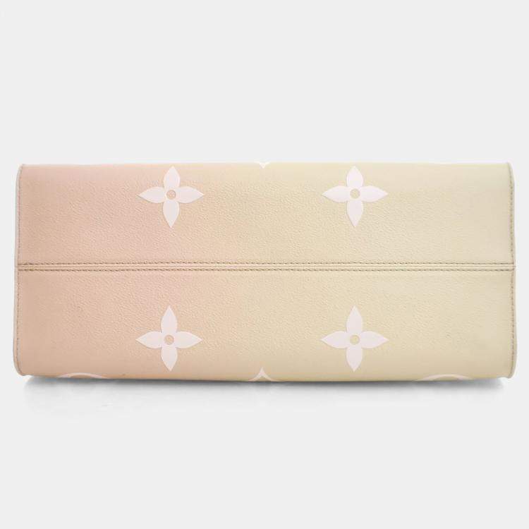 Pre Owned Louis Vuitton Monogram Giant Spring In The City OnTheGo MM