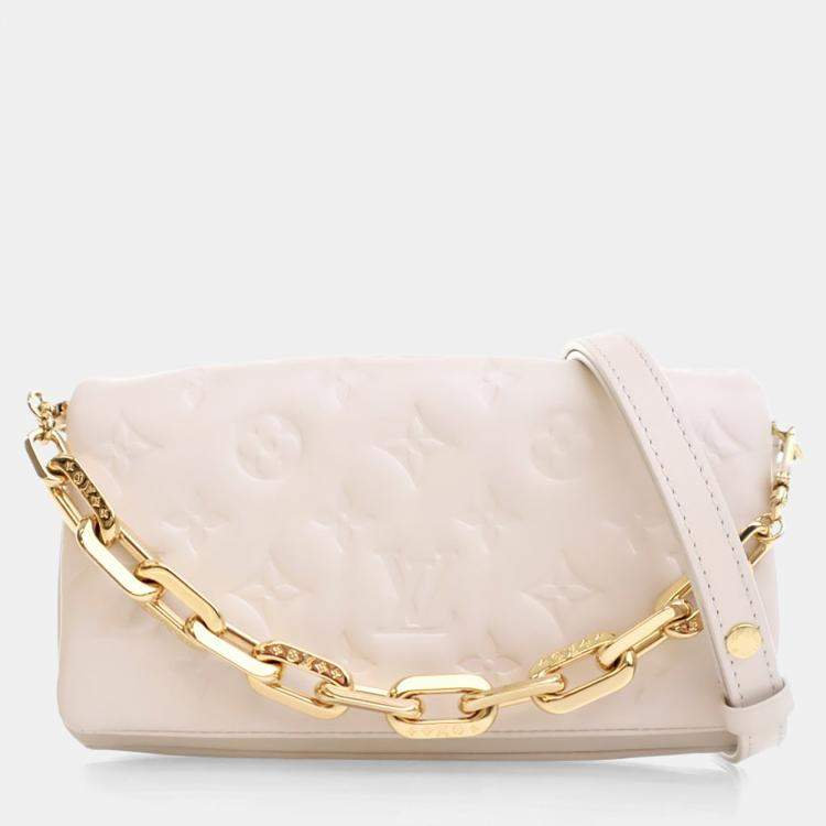 مملوكة مسبقًا Louis Vuitton White Monogram Lambskin Pochette Coussin
