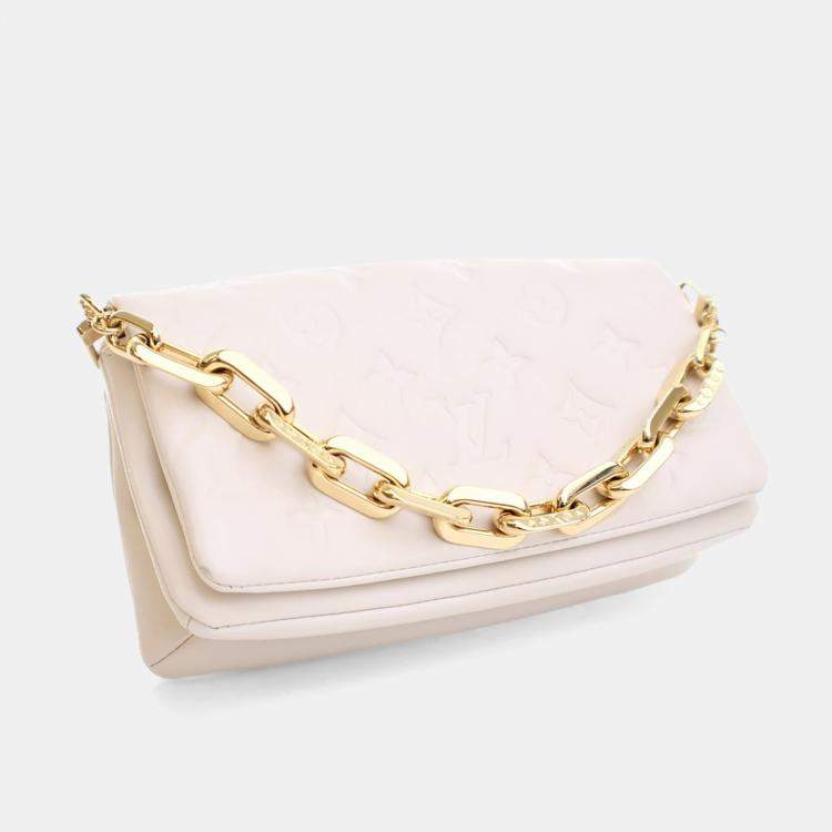 مملوكة مسبقًا Louis Vuitton White Monogram Lambskin Pochette Coussin