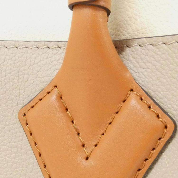 Pre Owned Louis Vuitton On My Side Mm Handbag