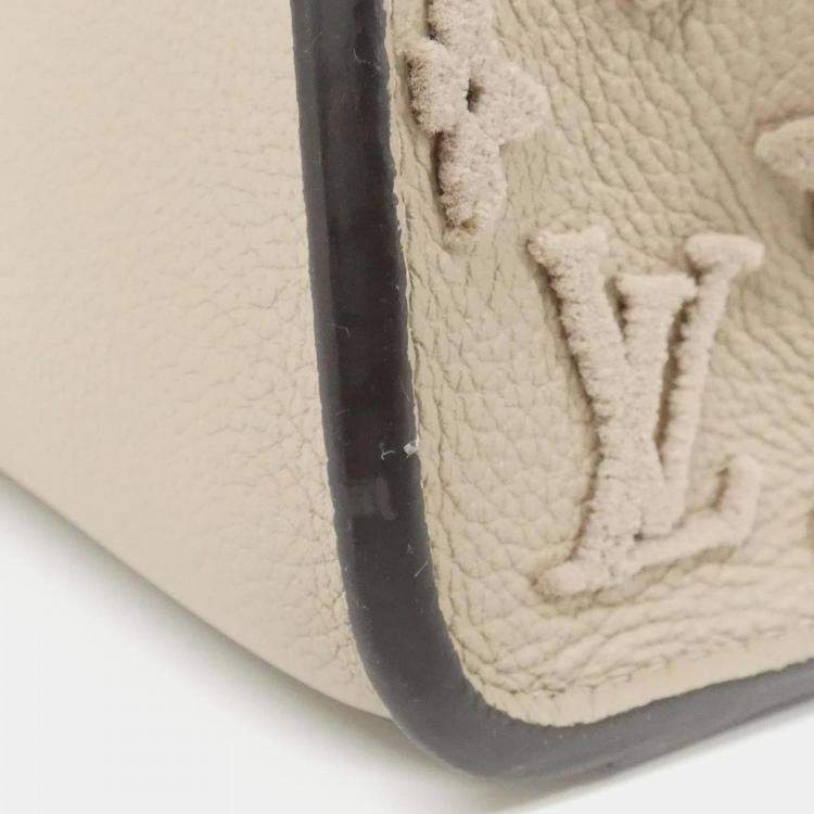 Pre Owned Louis Vuitton On My Side Mm Handbag