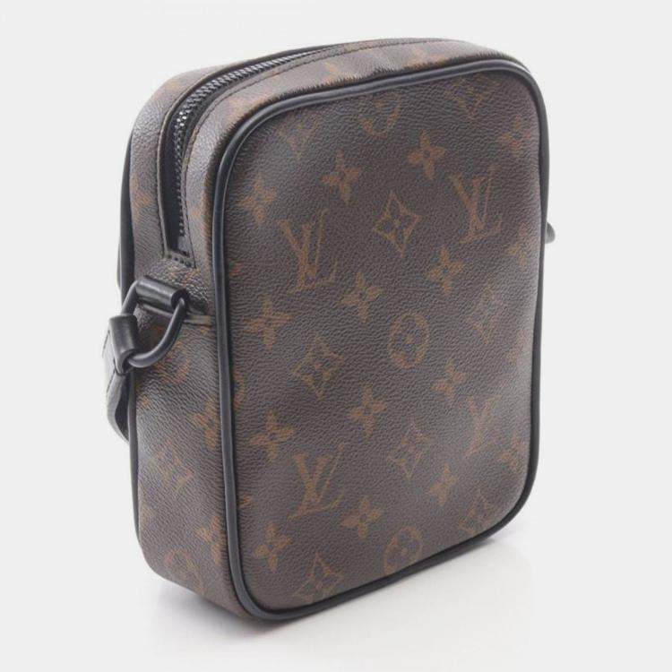 مملوكة مسبقًا Louis Vuitton Christopher Wearable Wallet Monogram Macassar Canvas Crossbody Bag