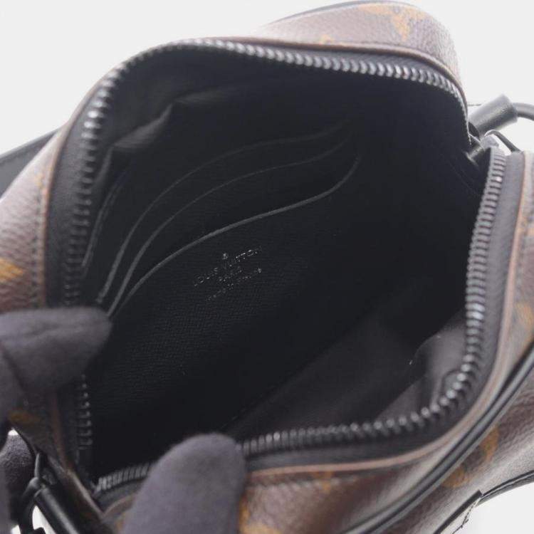 مملوكة مسبقًا Louis Vuitton Christopher Wearable Wallet Monogram Macassar Canvas Crossbody Bag