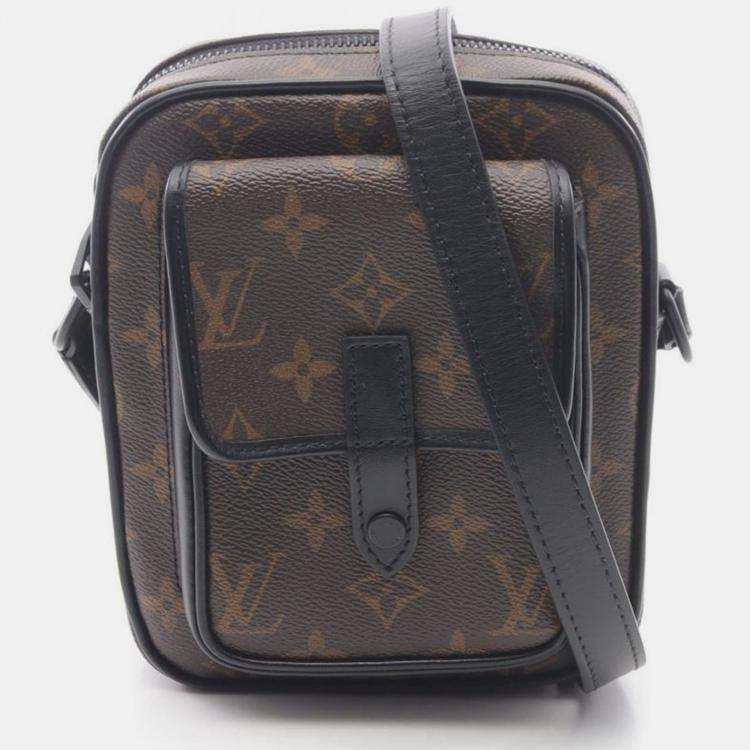 مملوكة مسبقًا Louis Vuitton Christopher Wearable Wallet Monogram Macassar Canvas Crossbody Bag