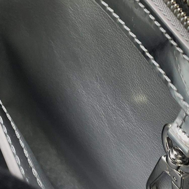 Pre Owned Louis Vuitton Capucines Metal Dots Silver Leather Size Bb