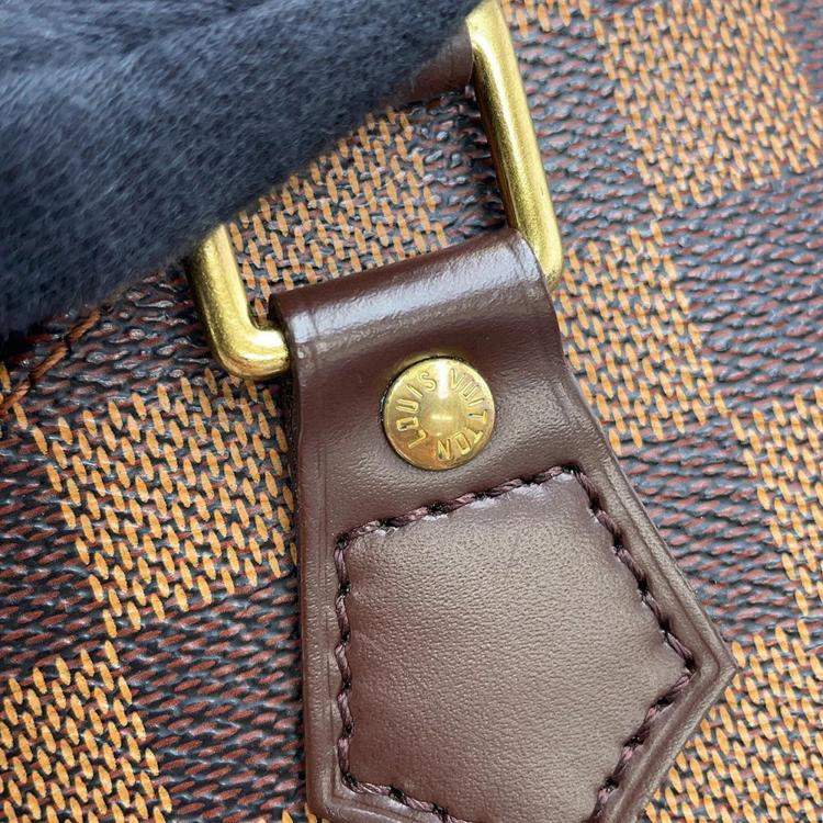 مملوكة مسبقًا Louis Vuitton Ellipse Red Damier Ebene Canvas Size PM