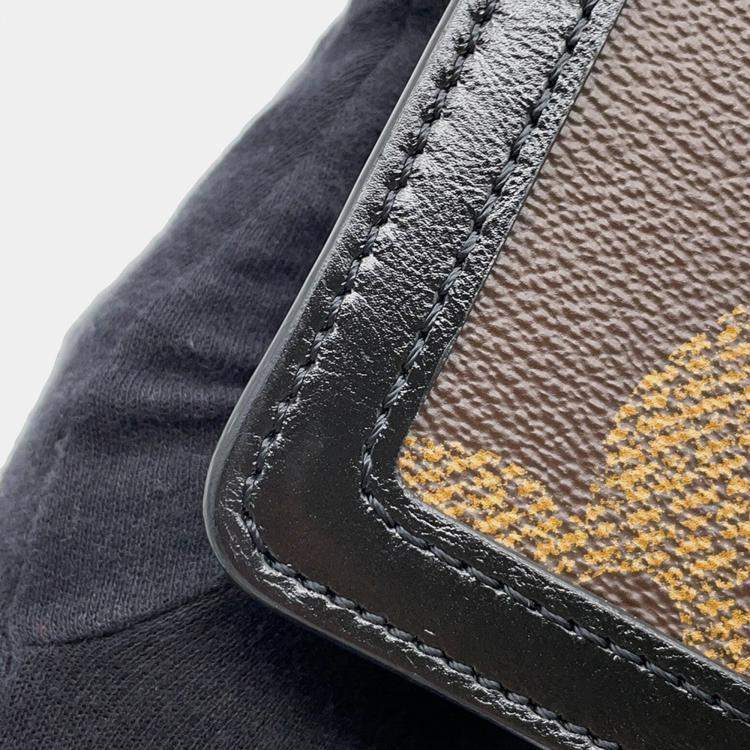 Pre Owned Louis Vuitton Bumbag Dauphine Noir Monogram Giant Monogram Giant Reverse