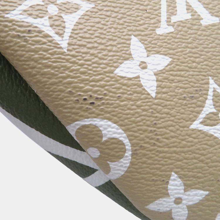 Pre Owned Louis Vuitton Bumbag Khaki/White/Beige Monogram Monogram Giant