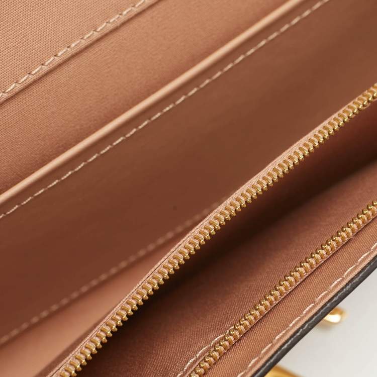 Pre Owned Louis Vuitton Louise Beige Patent Leather Clutch