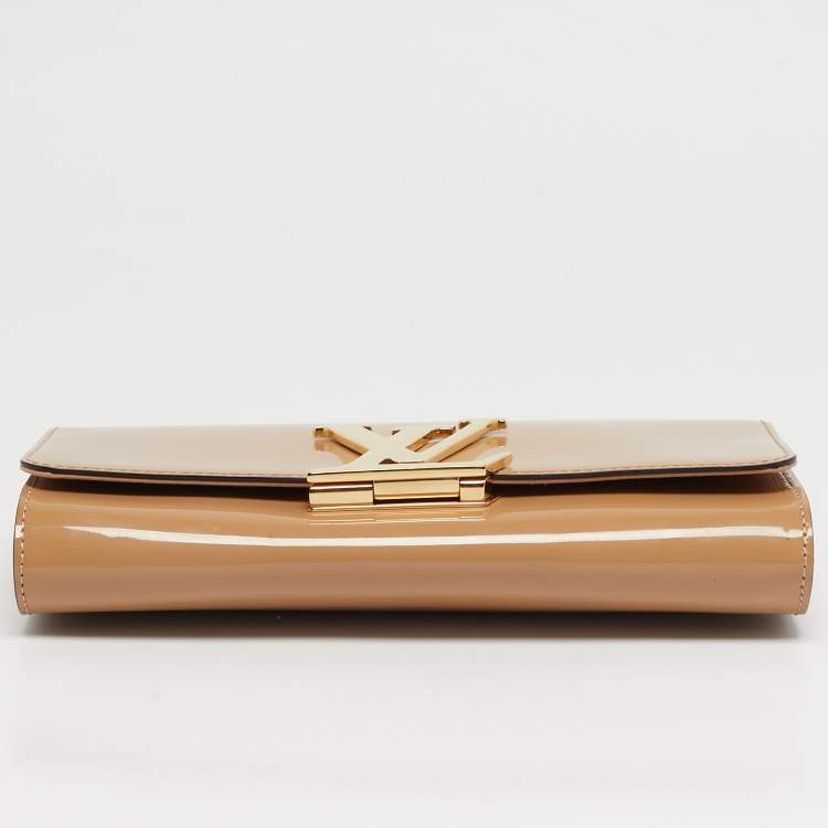 Pre Owned Louis Vuitton Louise Beige Patent Leather Clutch