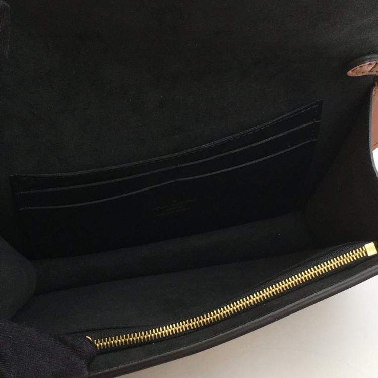 مملوكة مسبقًا Louis Vuitton Dauphine Belt Bag