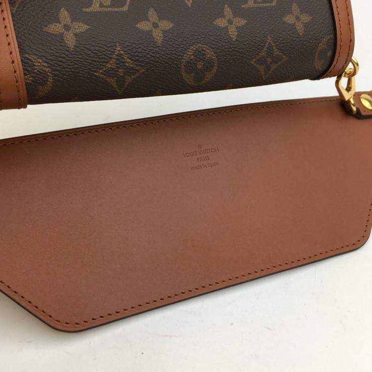 مملوكة مسبقًا Louis Vuitton Dauphine Belt Bag