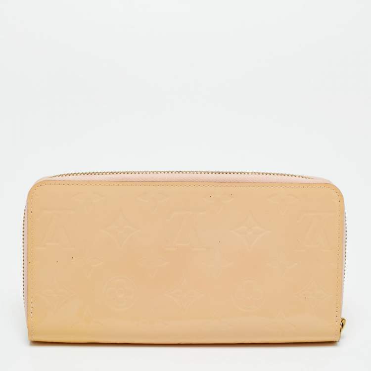 Pre Owned Louis Vuitton Rose Angelique Monogram Vernis Zippy Wallet