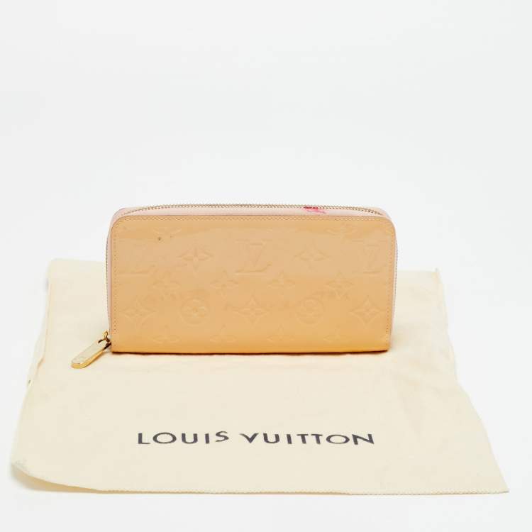 Pre Owned Louis Vuitton Rose Angelique Monogram Vernis Zippy Wallet