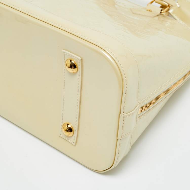 مملوكة مسبقًا Louis Vuitton Alma PM Blanc Corail Monogram Vernis Bag