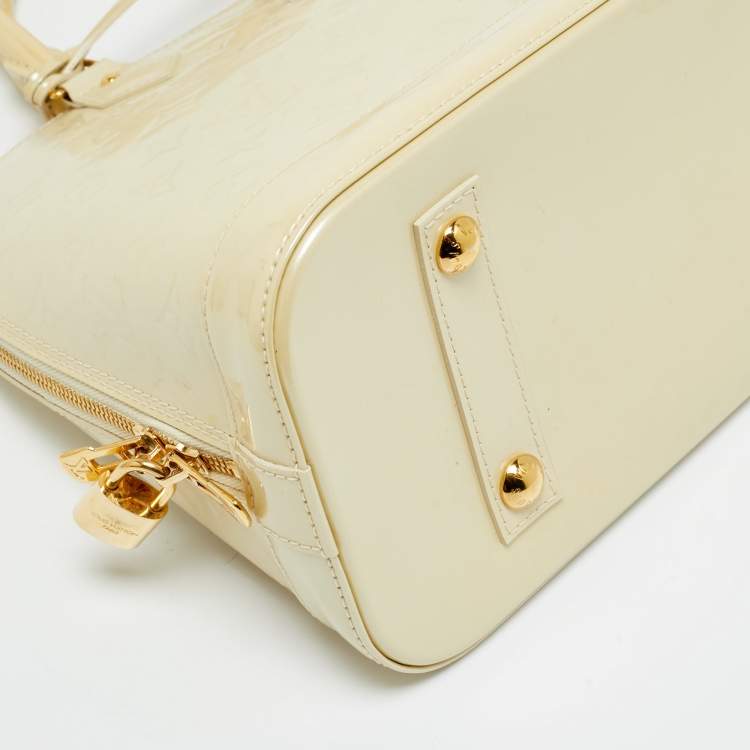 مملوكة مسبقًا Louis Vuitton Alma PM Blanc Corail Monogram Vernis Bag