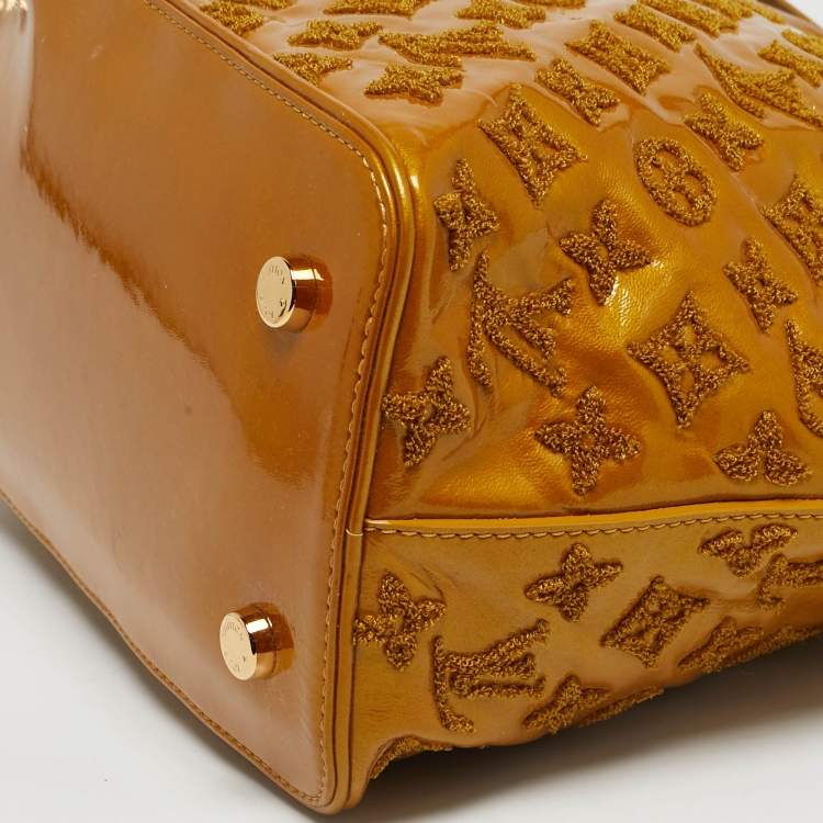 مملوكة مسبقًا Louis Vuitton Lock It PM Mustard Monogram Fascination Bag