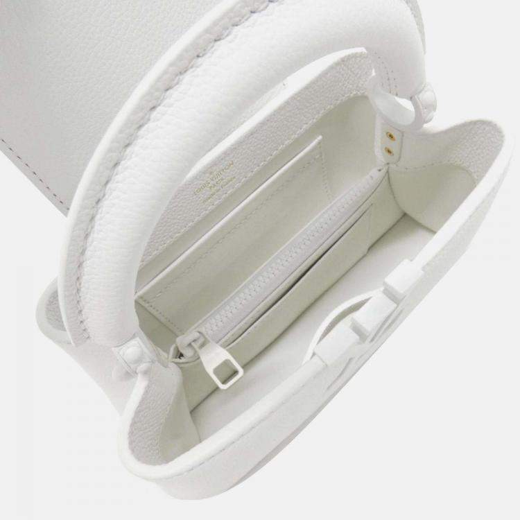 مملوكة مسبقًا Louis Vuitton Capucines Ew Mini Handbag