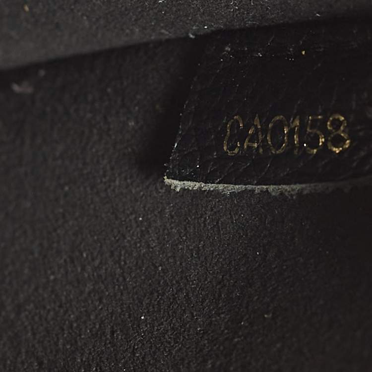 مملوكة مسبقًا Louis Vuitton Victoire Black Monogram Canvas Bag