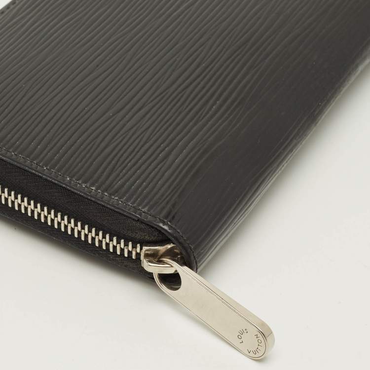 مملوكة مسبقًا Louis Vuitton Zippy Black Epi Leather Wallet