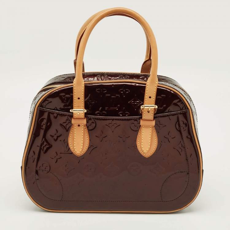 مملوكة مسبقًا Louis Vuitton Summit Drive Amarante Monogram Vernis Bag