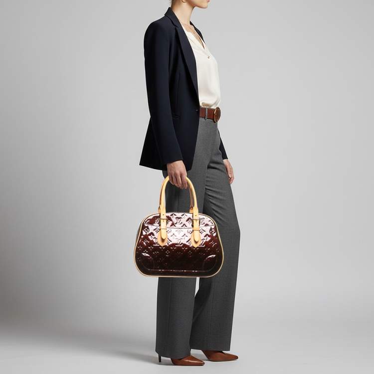 مملوكة مسبقًا Louis Vuitton Summit Drive Amarante Monogram Vernis Bag