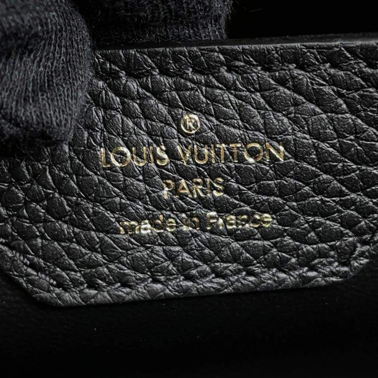 مملوكة مسبقًا Louis Vuitton Capucines BB Handbag In Enamel And Leather Shoulder Bag