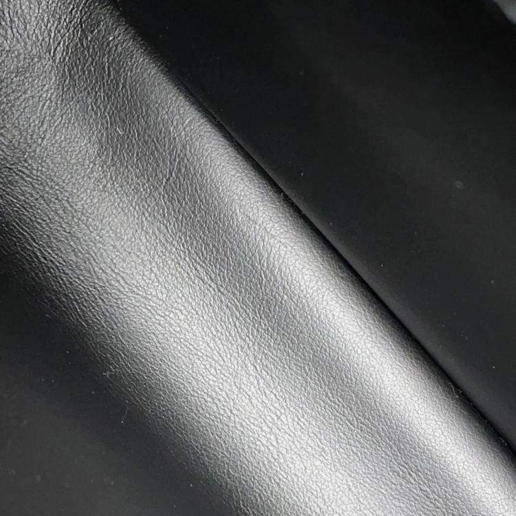 مملوكة مسبقًا Louis Vuitton Capucines BB Handbag In Enamel And Leather Shoulder Bag