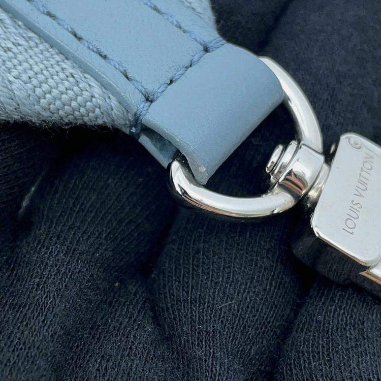 مملوكة مسبقًا Louis Vuitton Coussin Pm Shoulder Bag Monogram Embossed Lamb Leather