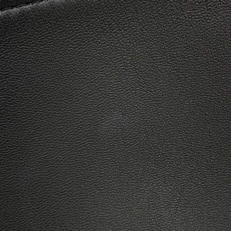 مملوكة مسبقًا Louis Vuitton Chain Shoulder Bag Monogram Lambskin Pochette Coussin Black