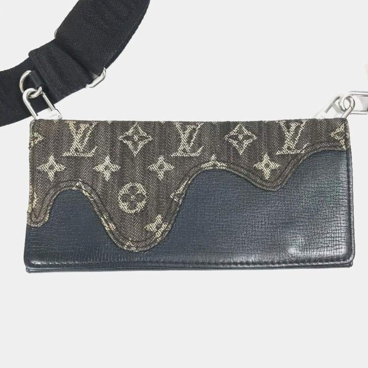 مملوكة مسبقًا Louis Vuitton Squared Collection Trio Pouch Crossbody Flap Monogram Denim And Taurillon Leather Black
