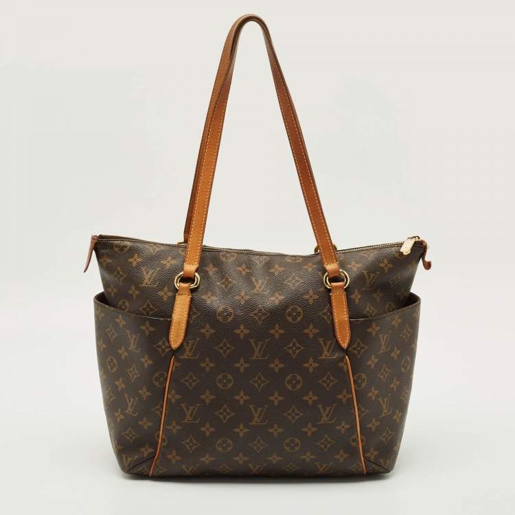 Pre Owned Louis Vuitton Totally MM Monogram Canvas Bag