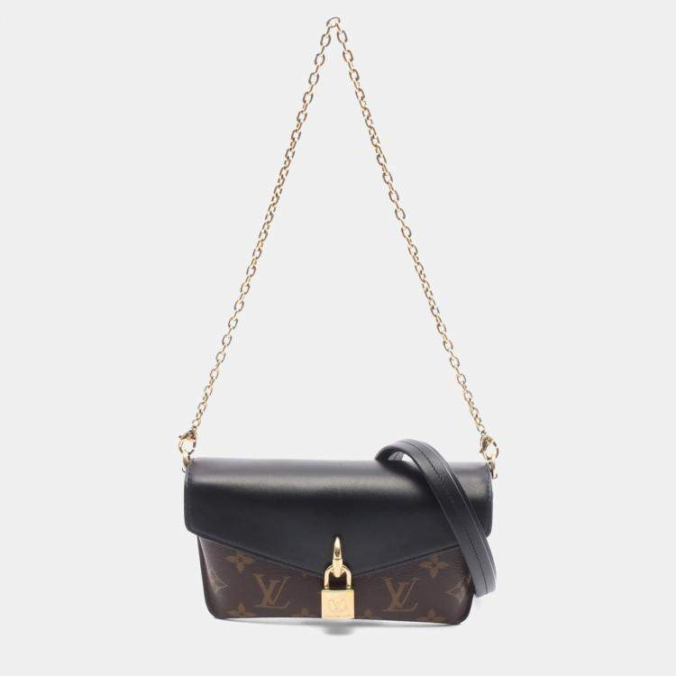 مملوكة مسبقًا Louis Vuitton Padlock on Strap Monogram Canvas and Leather Handbag 