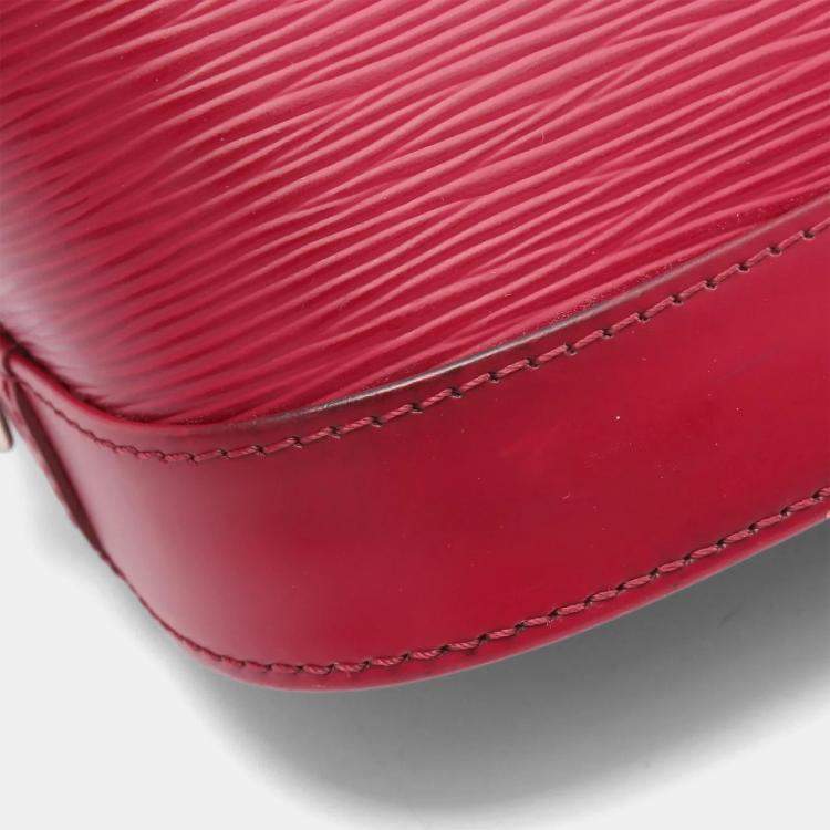 مملوكة مسبقًا Louis Vuitton Alma PM Fuschia Epi Leather Shoulder Bag