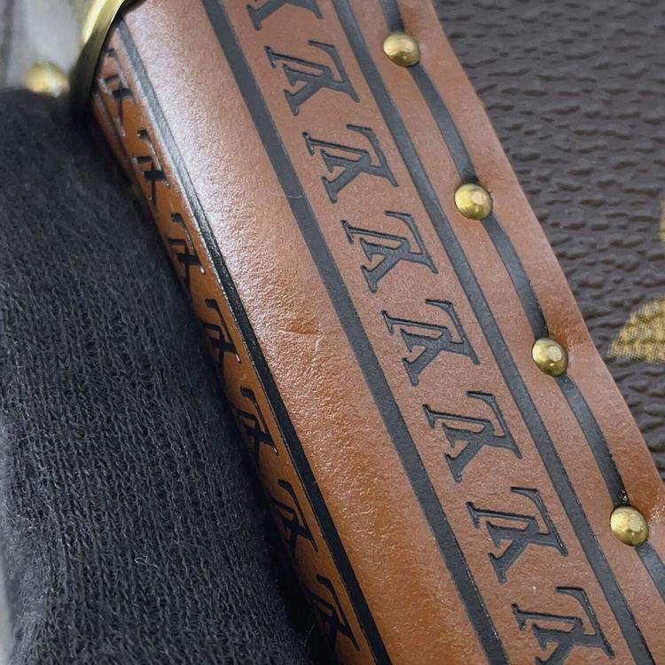 مملوكة مسبقًا Louis Vuitton Trunk Monogram Tabor 26