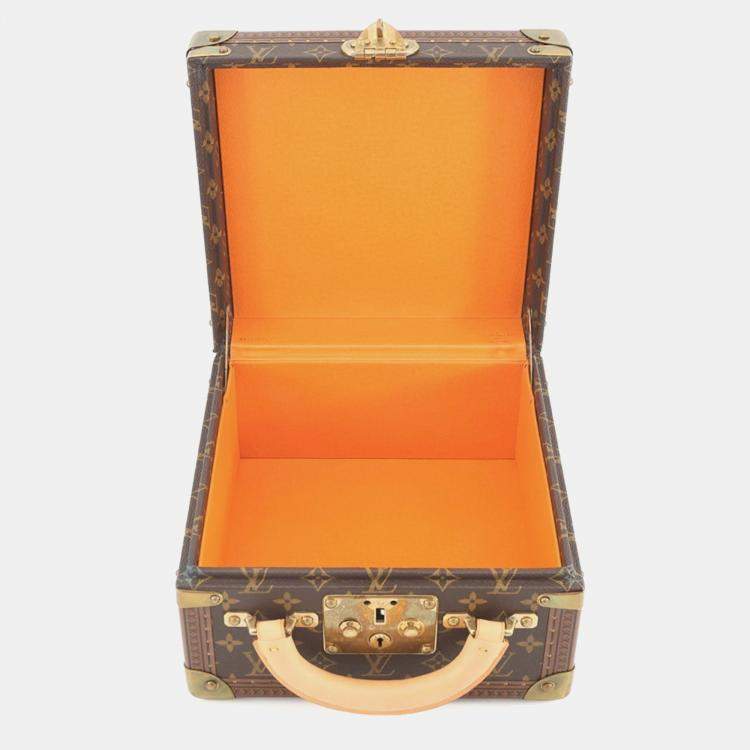 مملوكة مسبقًا Louis Vuitton Trunk Monogram Tabor 26