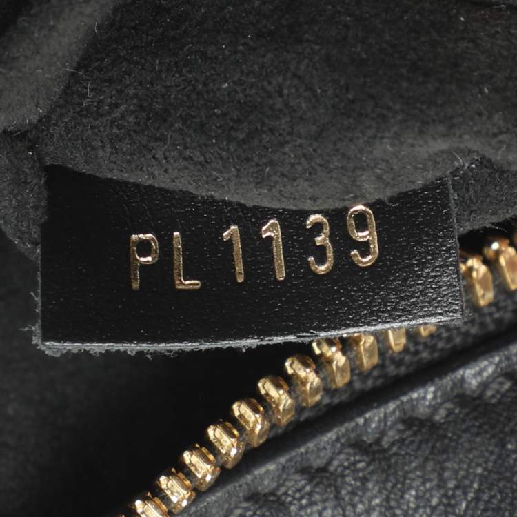 Pre Owned Louis Vuitton Boite Chapeau Souple MM Black Vernis and Leather Bag